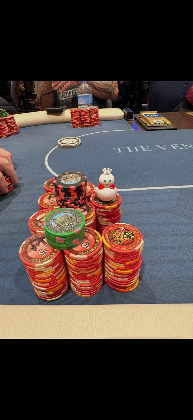 Coach Robbie live poker chip stack photo 3